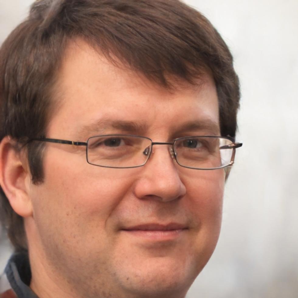 Retrato profesional de Ferran Pujadas, consultor financiero senior